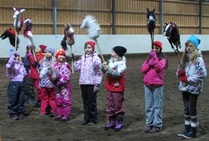 Keppihevoskerholaiset, kuva: Liisi Myllykangas